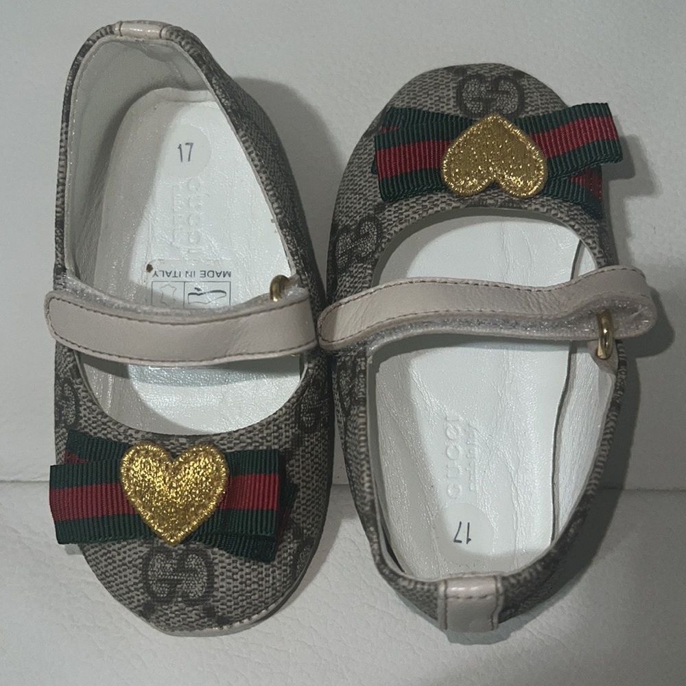 GUCCI logo canvas Mary Jane with gold detail